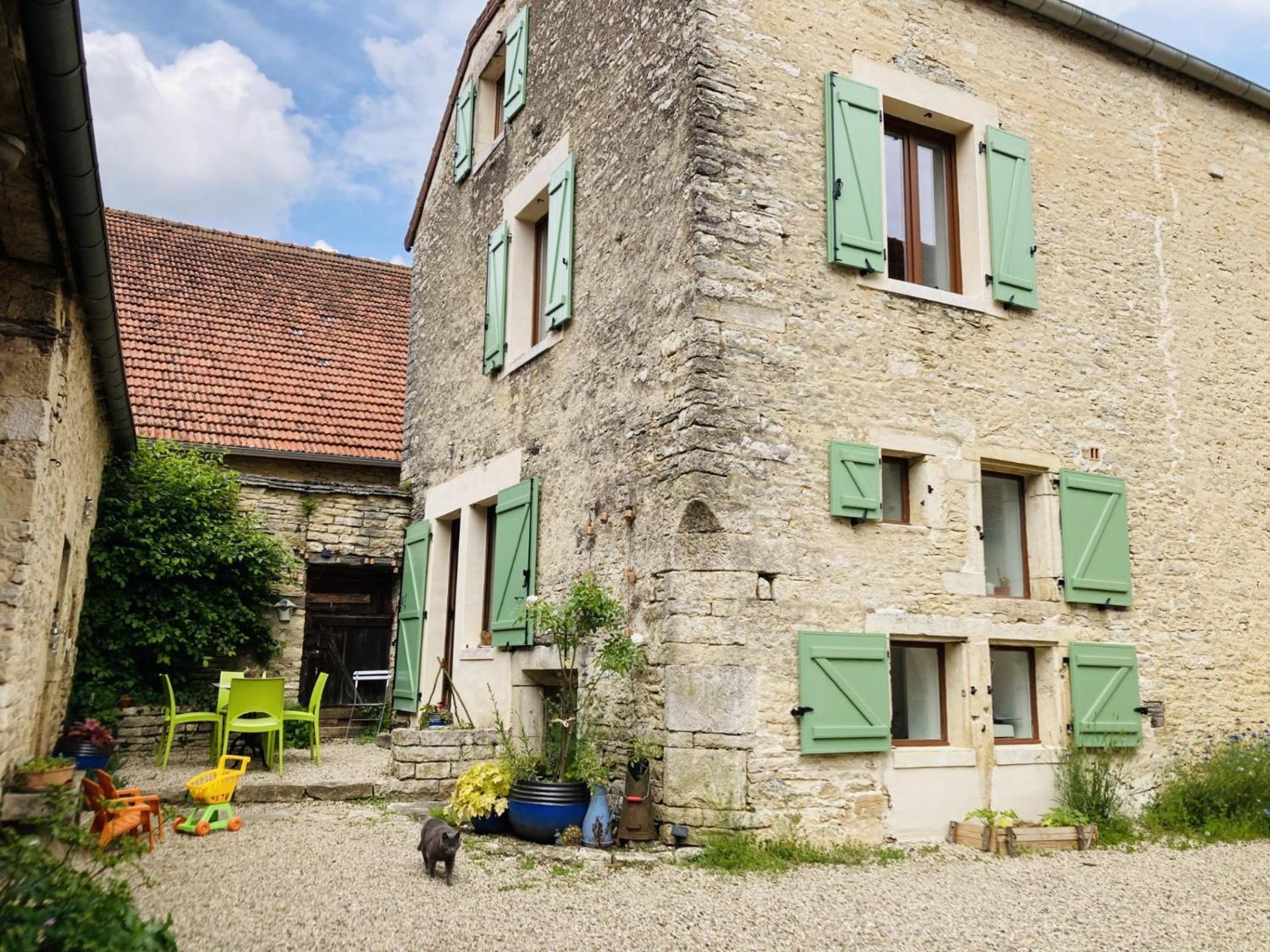 Rue De La Tour Du Pin Vila Fontaine-Française Exterior foto